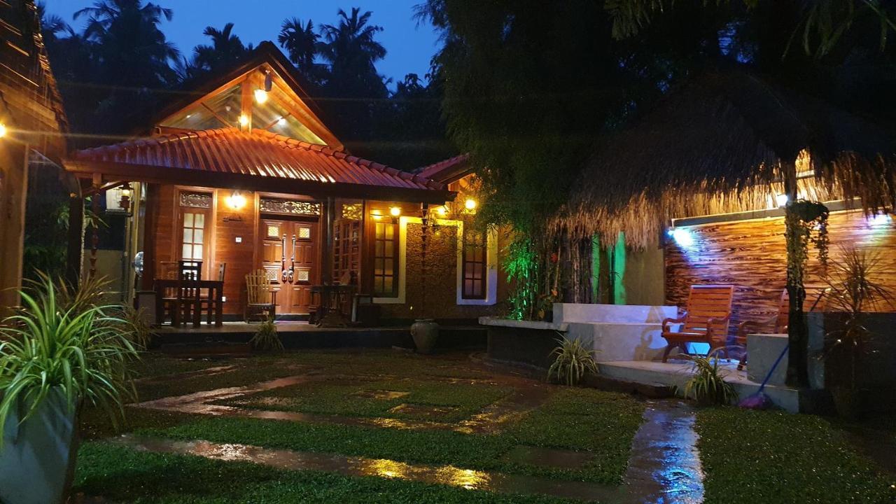 Thara Cabana Hotel Bentota Exterior photo